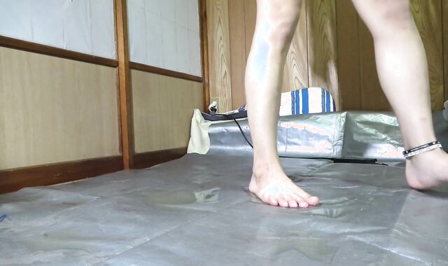 Open Up Trousers peeing