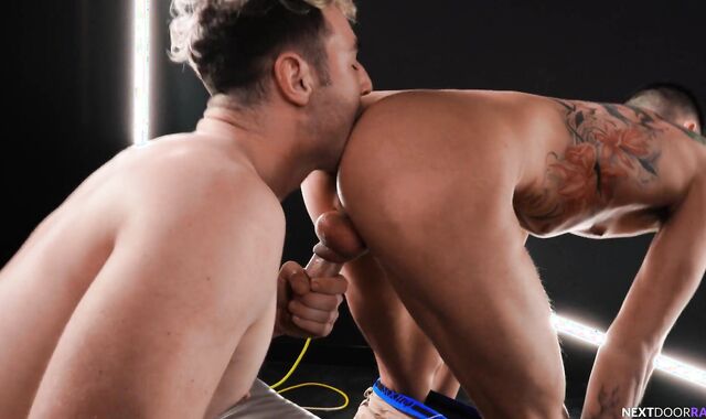 Supah Sexy Bathhouse Poking, Roll Tear Up N' Facials - Michael Boston, Vincent O'Reilly - NextDoorRaw