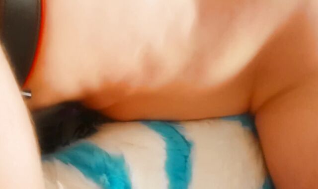 SANS A RUBBER V-Card Kitten supah-whore gets creampied