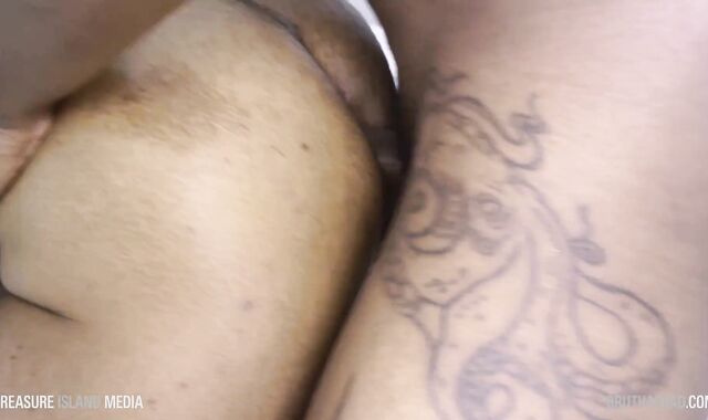 Phat guy breeding dark-hued ass