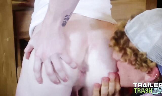 TRAILERTRASHBOYS Plumber Max Lorde Barebacked By Felix Fox