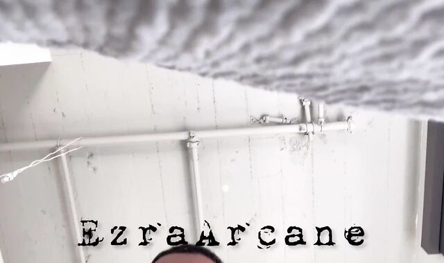 Ezra Arcane + Cumking