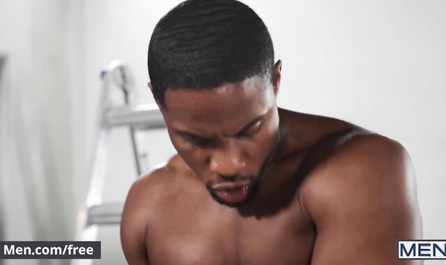 Studs - DeAngelo Jackson Shoots A Fountain Up & Offers Andy Taylor A Pulverize As He Swings His Beat