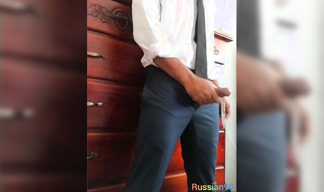 STUD GROANING AND CUMMING WHILE FAPPING OFF WITH GRUBBY TALKING