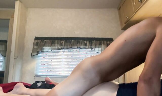 Scott bleu spunks fast in mature dude