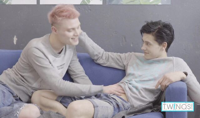 Nasty Dude Oliver Earns A Fountain Of Logan's Jizz On His Pecs!