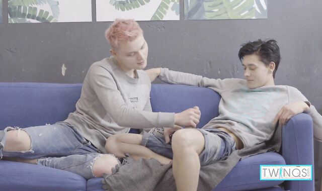 Nasty Dude Oliver Earns A Fountain Of Logan's Jizz On His Pecs!