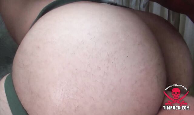 Michael Roman Plumbs fat muscle rump