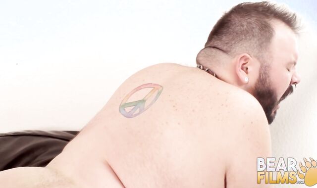 BEARFILMS Fur Covered Queer Hairy Men Brad Kalvo And Dean Gauge Without A Enjoy Mitten