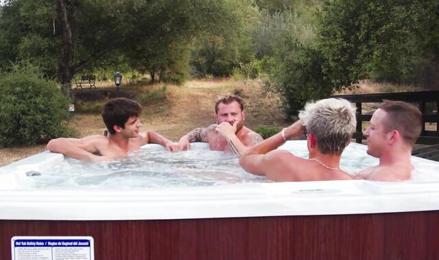 Married Guy Finds His True Self, Has Highly Very First-Ever Homo Practice At Soiree - DisruptiveFilms