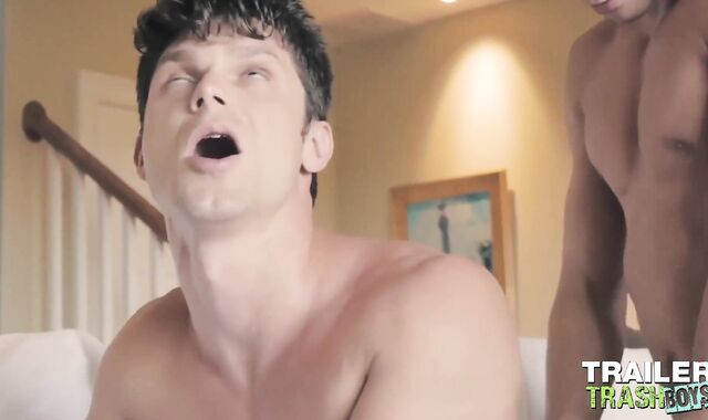 TRAILERTRASHBOYS Gay Devin Franco Barebacked By Taylor Reign