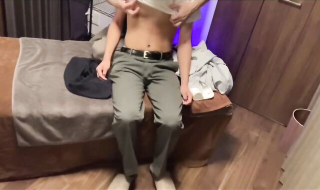 I'm just going to massage a new office worker, but I do insane things.